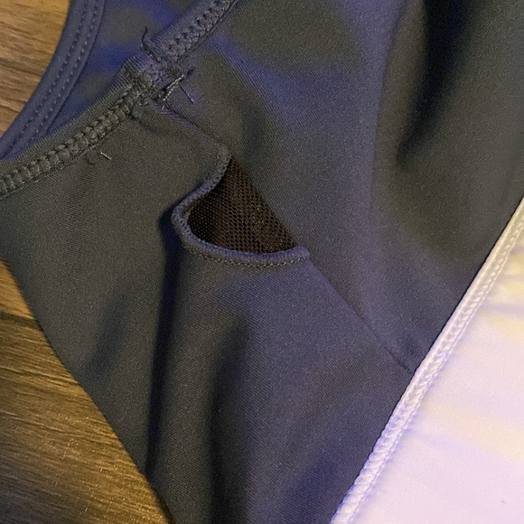 WILO Sports Bra - Picture 6 of 7
